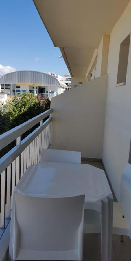 Simos Magic Hotel Apts Ajía Nápa Eksteriør bilde